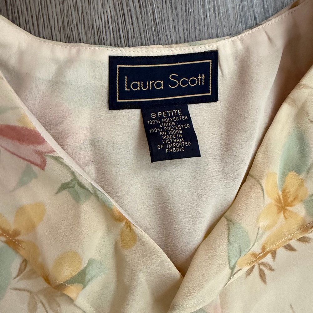 ❌SOLD❌Laura Scott Floral Print Blouse 8P tan red green yellow chiffon ruffle - Picture 4 of 5